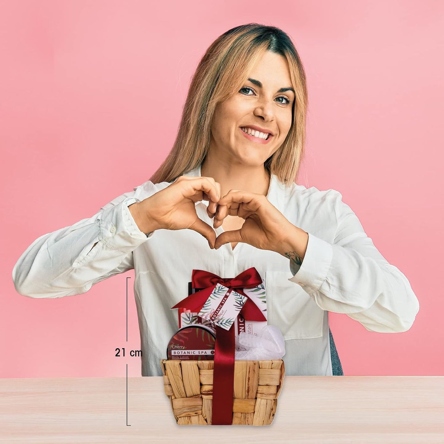 Set De Bain Pour Femme CHERRY SPA Dans Un Panier - Set De Soins 4 Pièces Avec Gel Douche, Sel De Bain & Lotion Pour Le Corps - Cadeau Bien-Être Anniversaire Ou Saint-Valentin